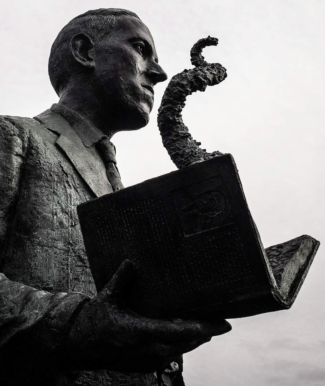 Lovecraft statue in Providence, RI sculpted by artist Gage Prentiss