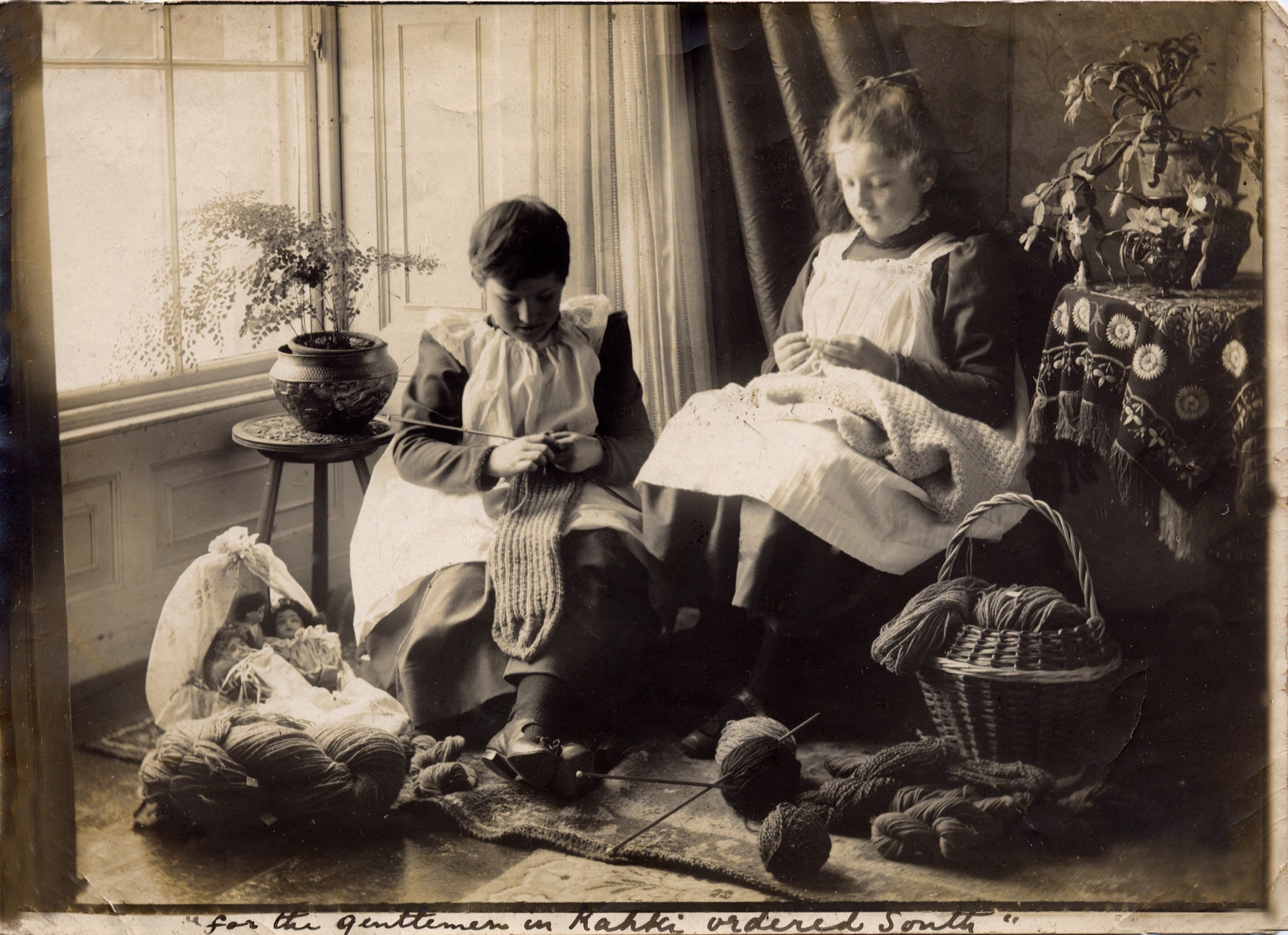 Audrey and Naomi Peake (sister): Boer War Effort